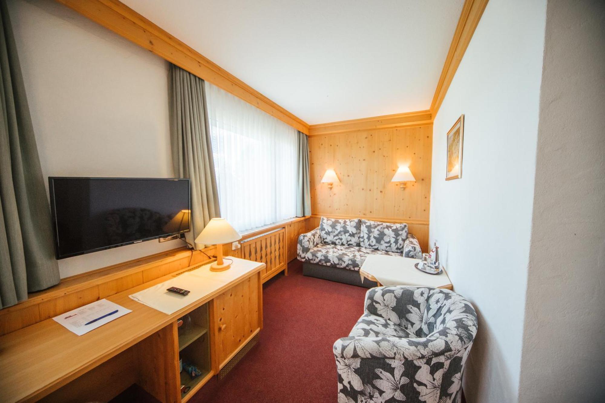 Hotel Waldeck Mit Restaurant "Florian'S" Feldberg  Oda fotoğraf